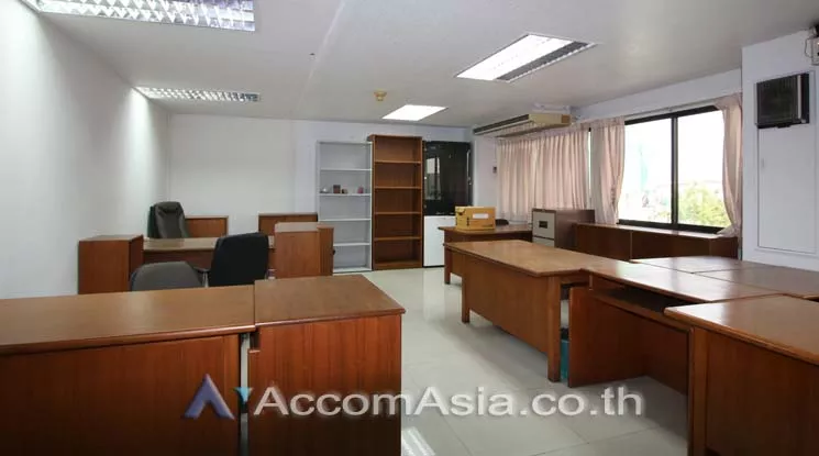 7  Office Space For Rent in Phaholyothin ,Bangkok BTS Ari at Thirapol Building AA14127